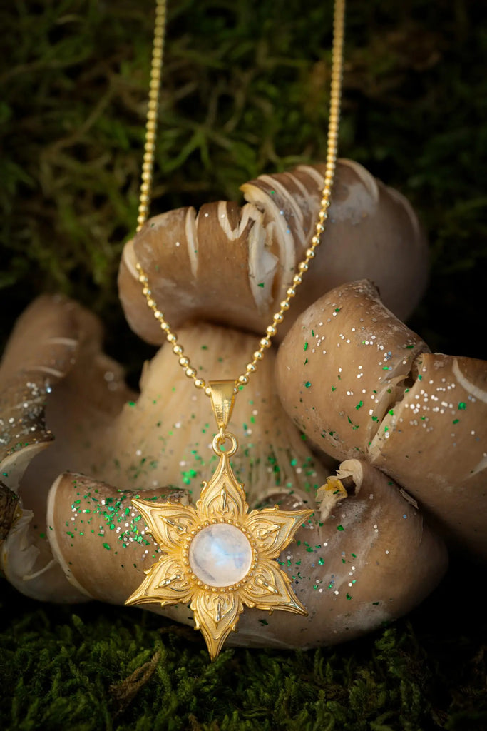 Alien Star Flower Necklace | Moonstone 925k Sterling Silver Gold |Talisman for Intuition & Cosmic Energy