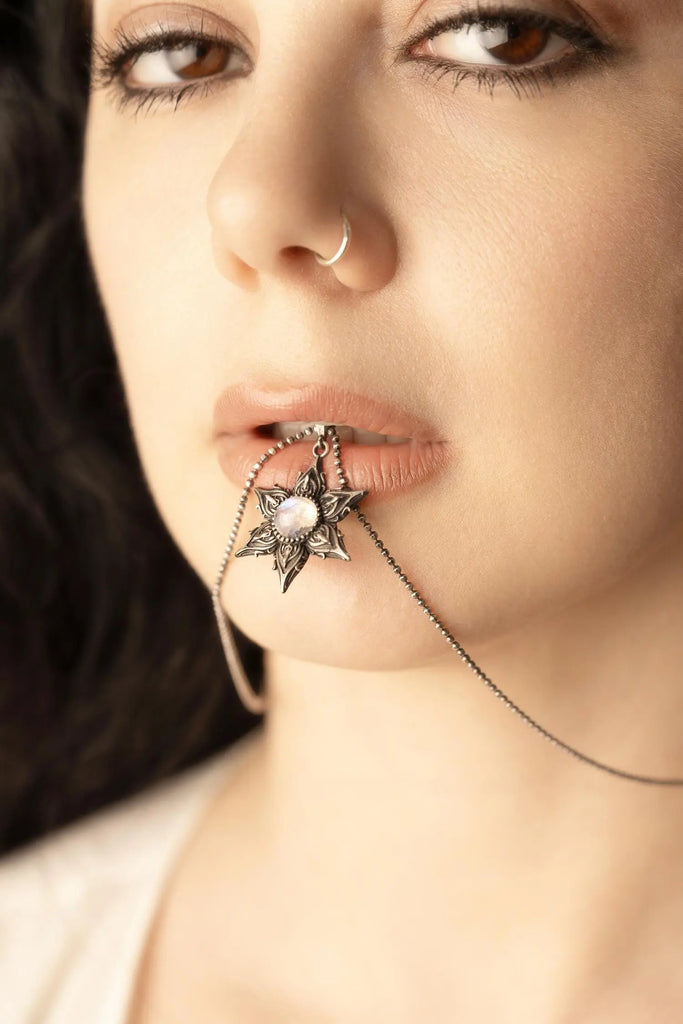 Alien Star Flower Necklace | Moonstone 925k Sterling Silver Gold |Talisman for Intuition & Cosmic Energy