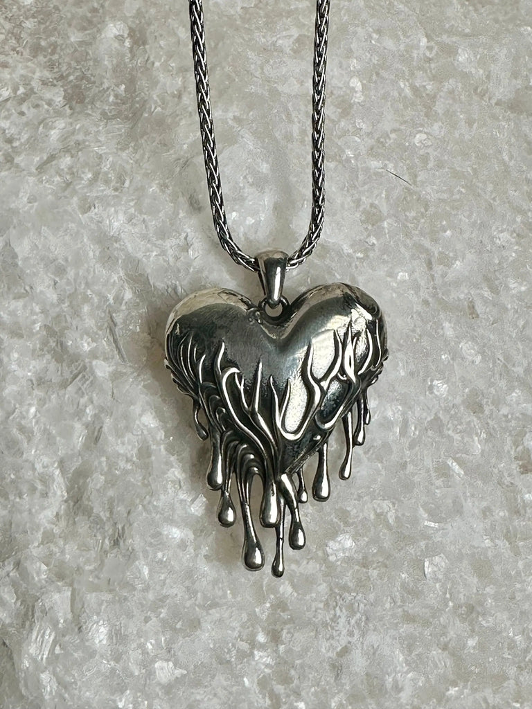 DRIPPING HEART 925k Sterling Silver Necklace with Chain